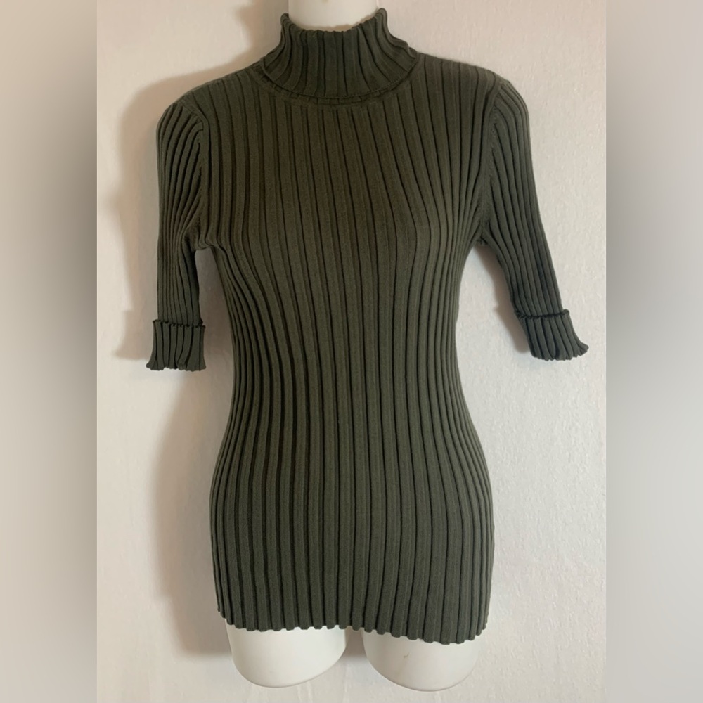 Athleta Small Turtleneck Green Short Sleeved Ladies Small Flaw